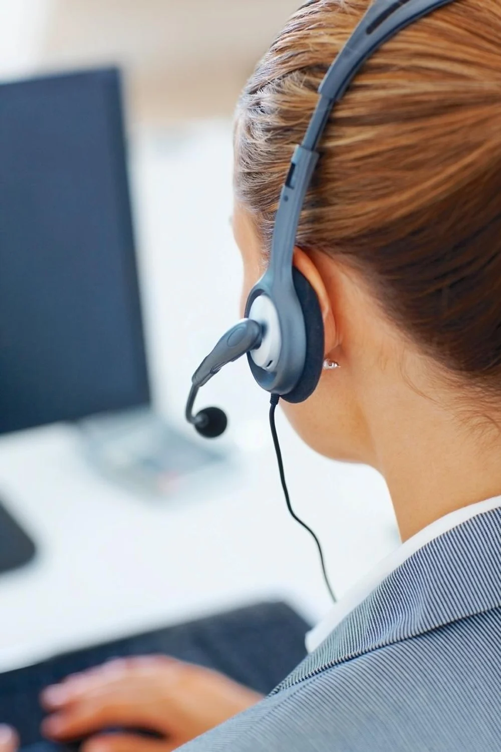 Контакт 24/7 - аутсорсинговый call-центр